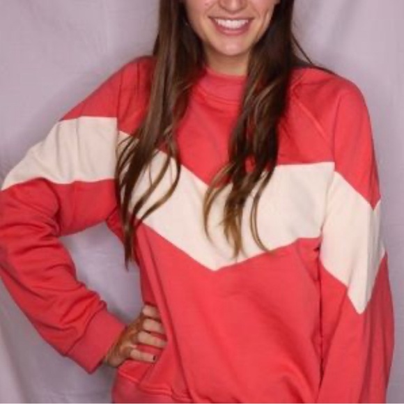 𝐉𝐮𝐝𝐢𝐭𝐡 𝐌𝐚𝐫𝐜𝐡 Chevron Sweatshirt - Picture 2 of 6